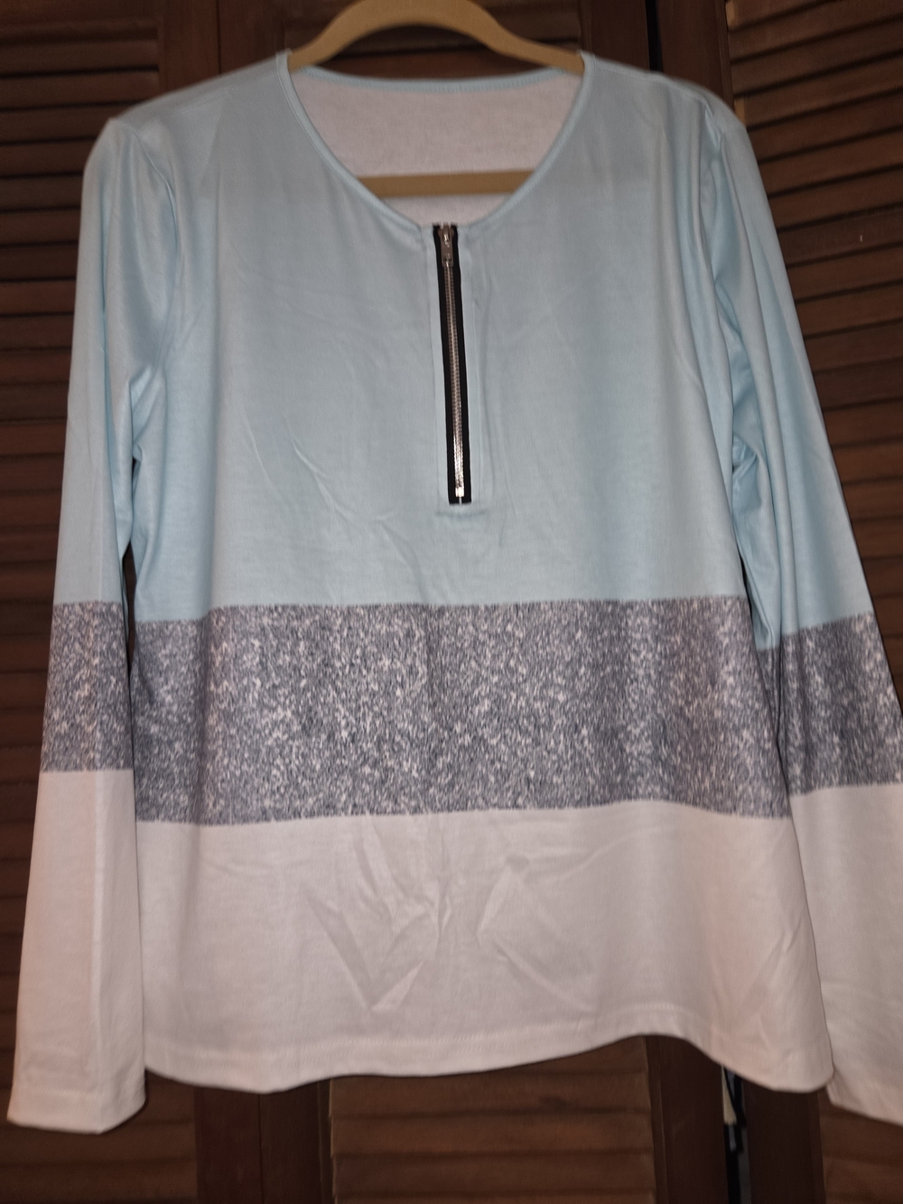 Light Blue Colorblock Zip-Front Women’s Top